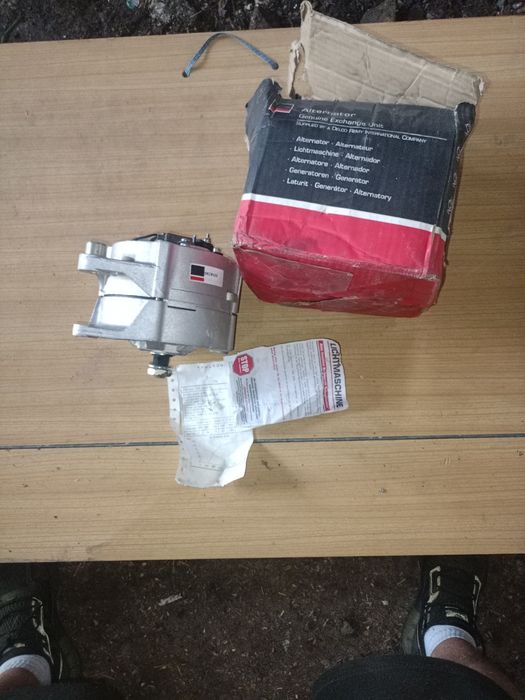 Nowy alternator marki Delco Remy przeznaczonym do samochodu Chrysler Voyager