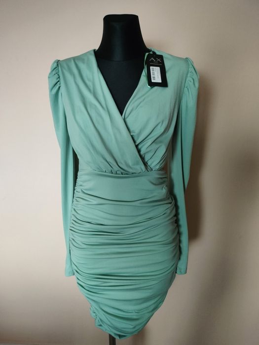 Nowa z metką sukienka midi wąska długi rękaw M