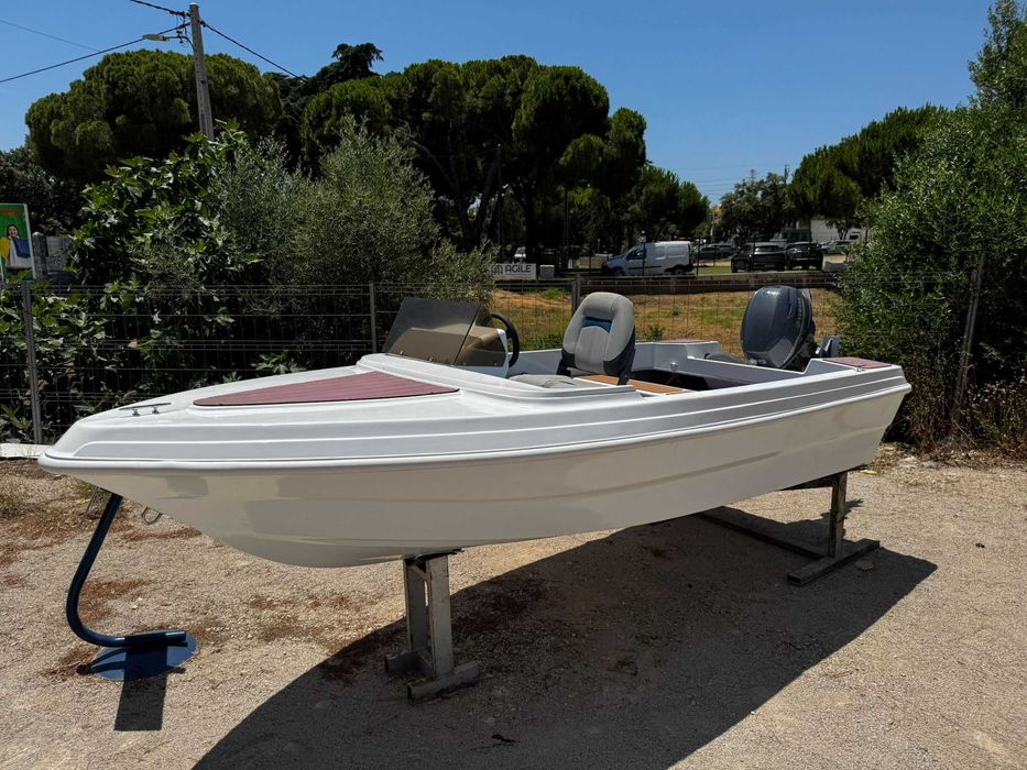 Barco De Pesca 4M - Motor YAMAHA 25C