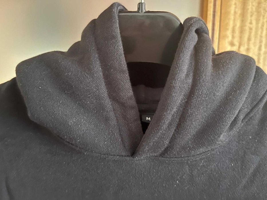 Sweatshirt com capuz preta - Senhora - Tamanho M