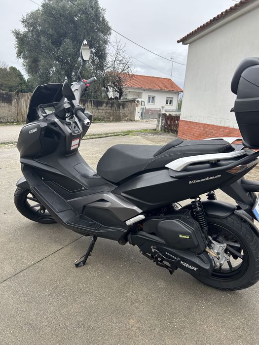 Mota keeway com top case como nova