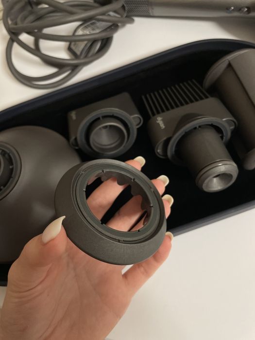 Фен Dyson Supersonic