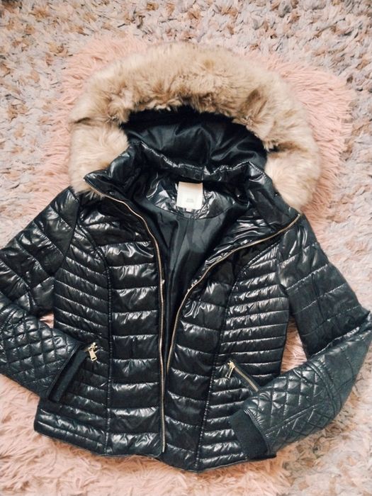 Kurtka damska czarna pikowana kaptur futerko rozmiar 14 River Island