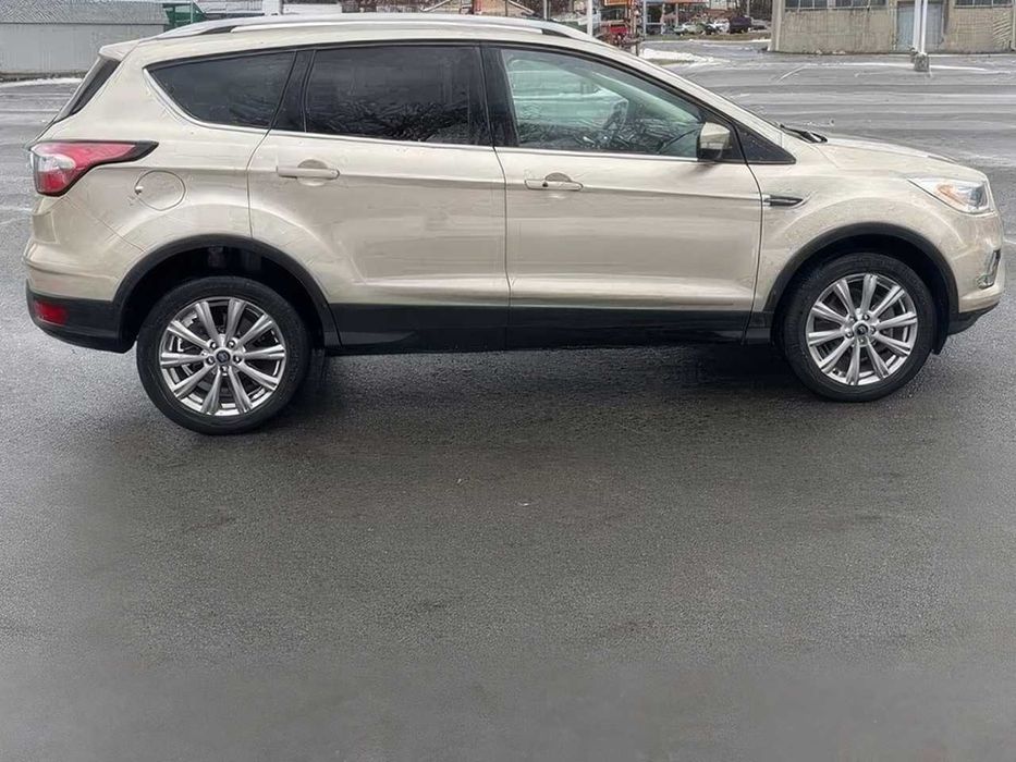 Ford Escape Titanium      2018