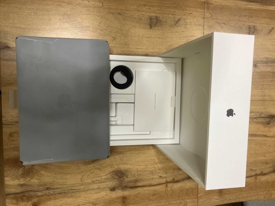 MacBook Pro 14" M4 16/512, bateria 100%, gwarancja producenta, jak nowy