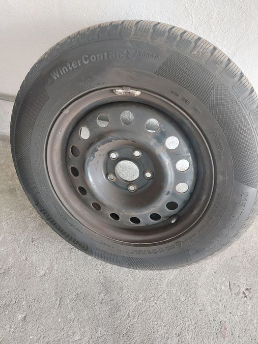 Opony zimowe z felgami 215 70 16 Hyundai
