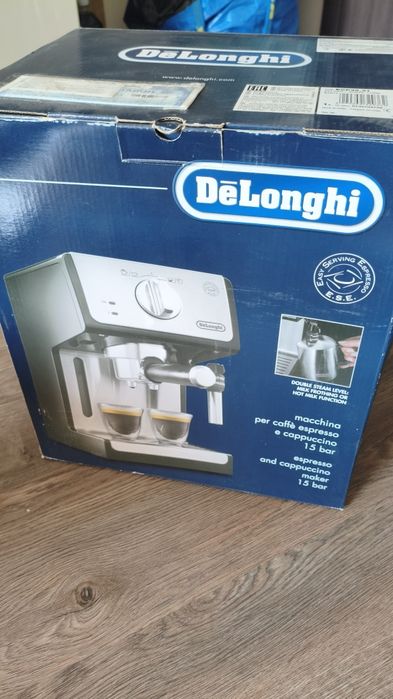 Кофеварка рожковая DELONGHI ECP 33.21 BK Silver