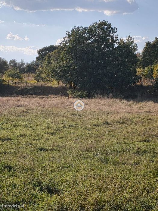 Moradia T2 em Pedra com Charca — Donas, Fundão Uma Rara Oportunidade n