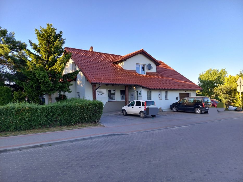 dom mieszkalny z przychodnią