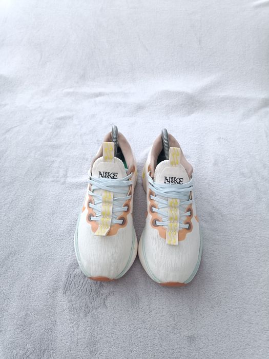 Женские кроссовки беговые Nike р39.5-40