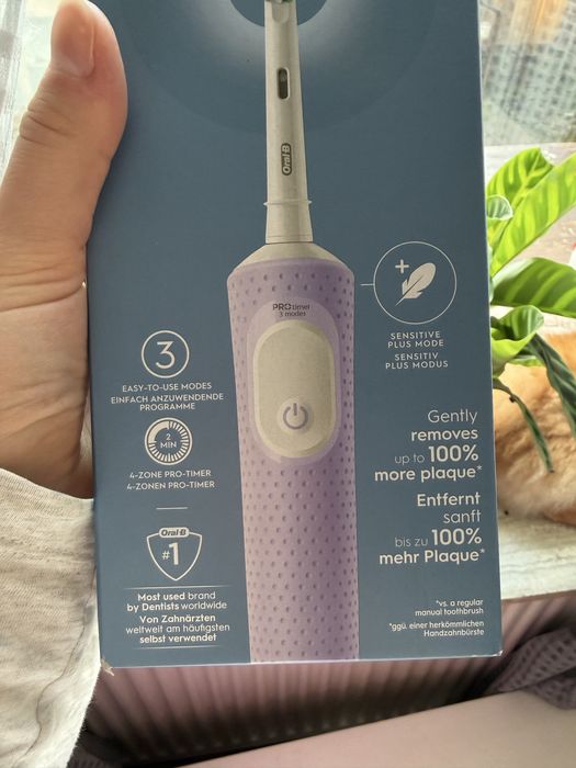 Новая электро  щетка Oral B