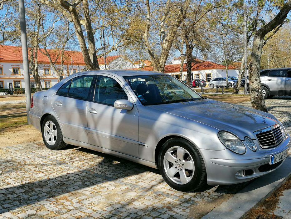 Mercedes E270 em ótimo estado
