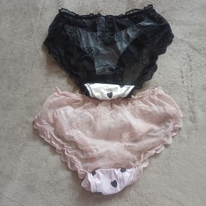 2 pary koronkowych majtek L