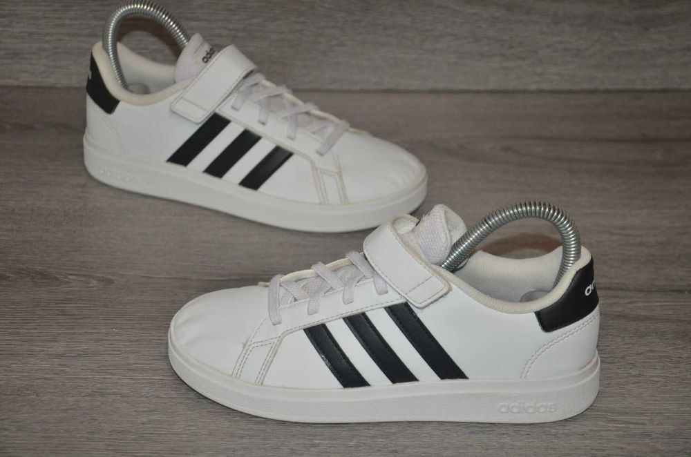 Продам кросівкт Фірма ADIDAS.