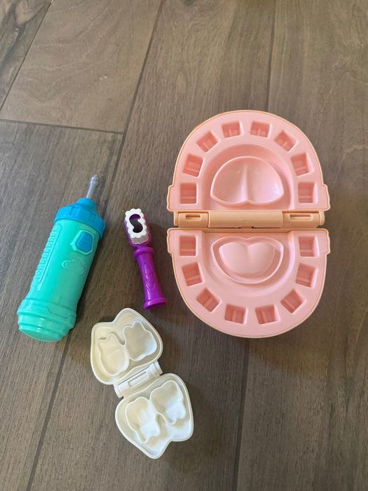 Стоматолог play doh ігровий набір містер зубастик