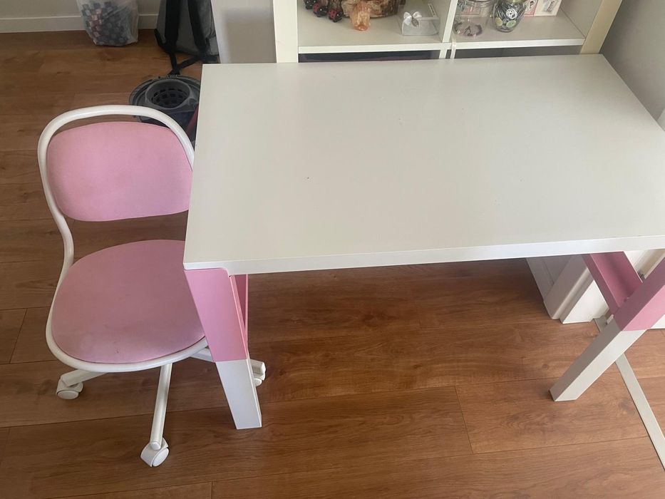 Mesa de secretária de criança + cadeira