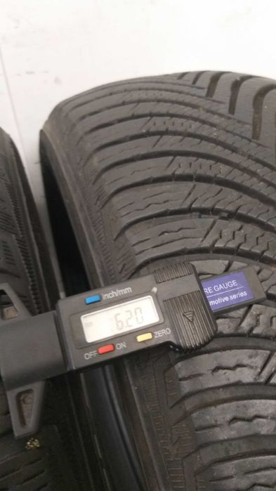 P549493 para 225/55R16 99H Michelin Alpin5 dot.2815