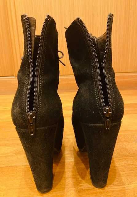 Botins pretos camurça marca Prof