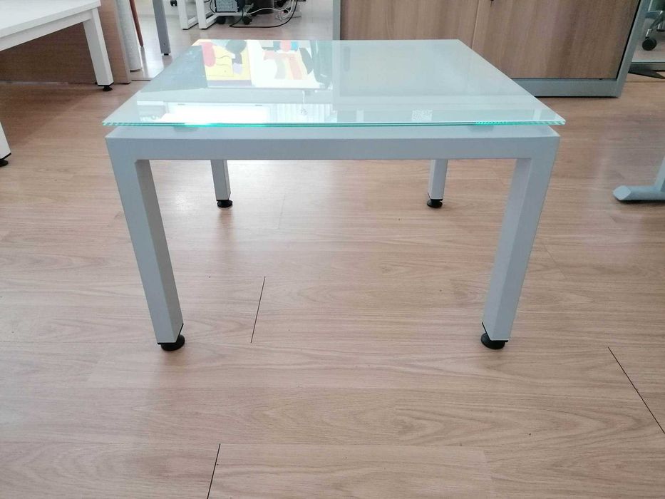 Mesa de centro em vidro fosco quadrada 60x60