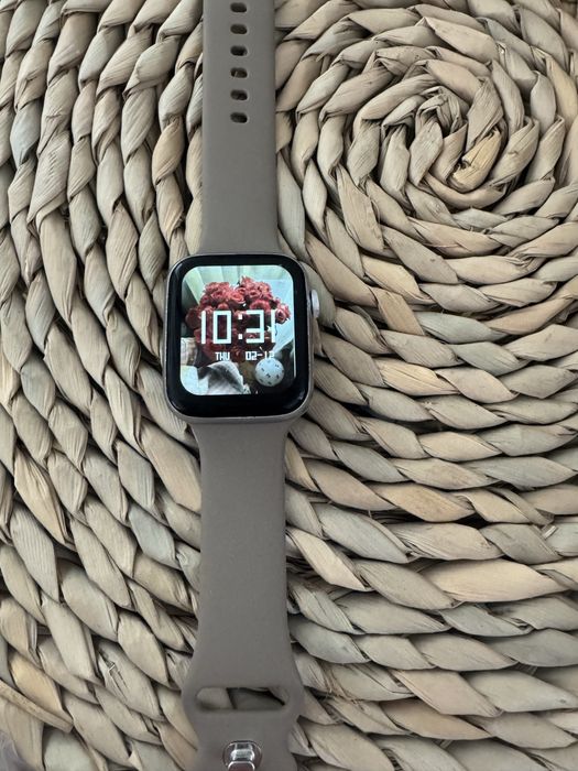 Смарт годинник б/у  в гарному стані