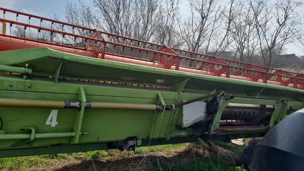 Терміново продам жатку зернову vario 900 2005 рік