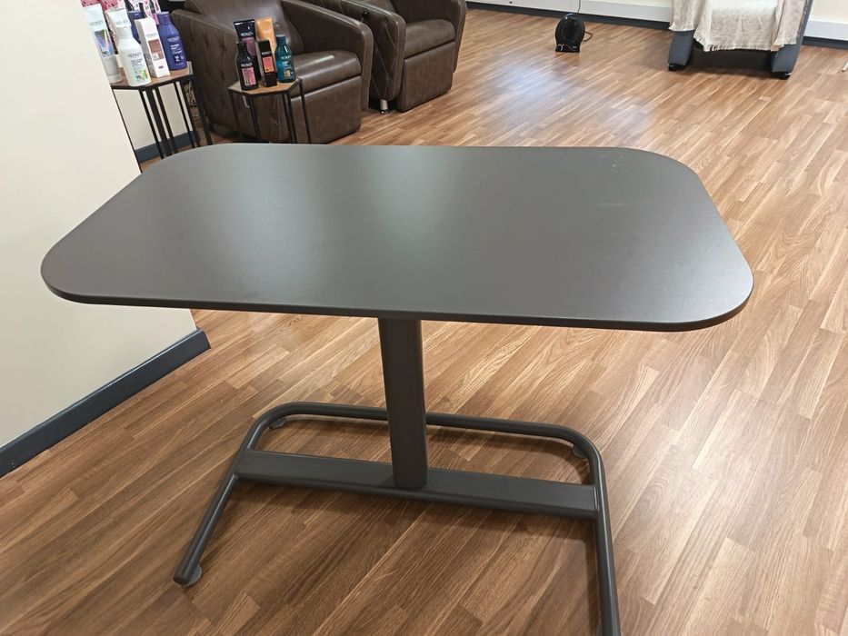 Mesa elevatória cinza