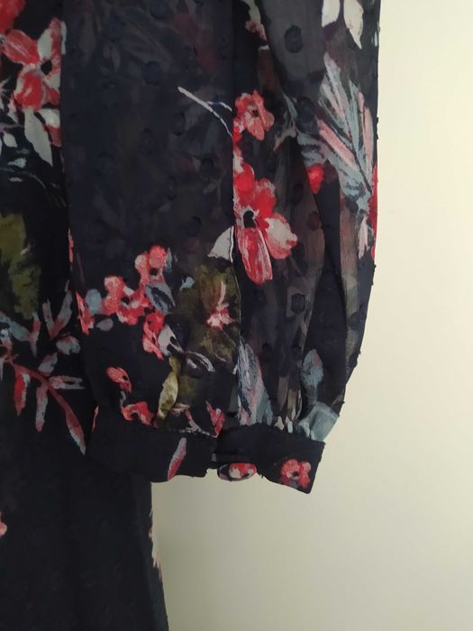 Długa sukienka na każdą okazję