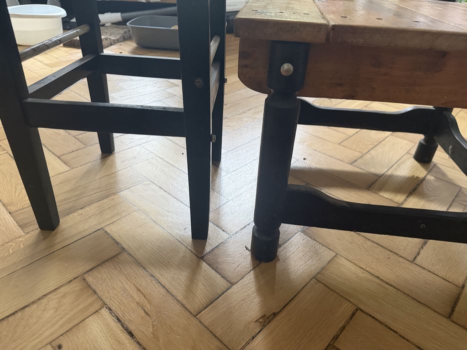 Zestaw stol stolik i taboret drewniane
