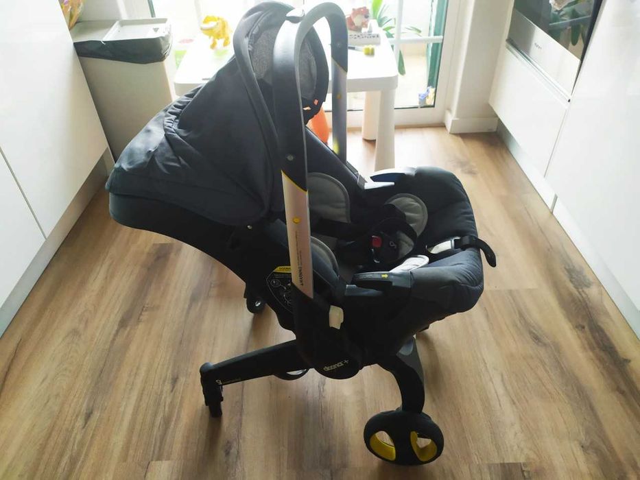 Doona Sistema 2 em 1 | Ovo + Carrinho de Bebé