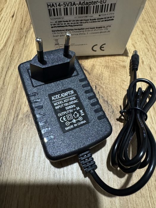 Блок дивлення 5v 3a вихіл 5.5*2.1