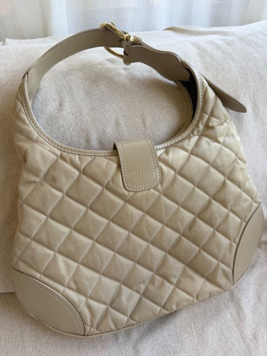 Mala de ombro Burberry em pele acolchoada