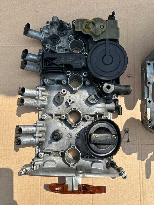ГБЦ головка блоку циліндрів Audi A4 B8.5 2.0 TFSI CPMB 2013 06H103373N