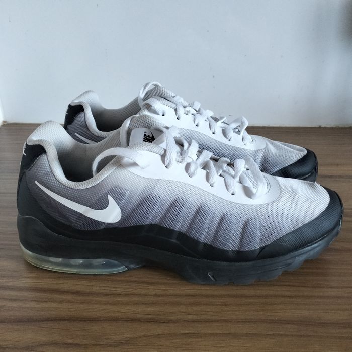 Mike Air Max Invigor buty sportowe roz 42,5