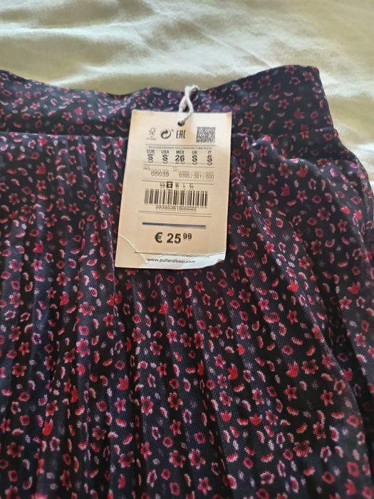 Saia Pull & Bear tamanho S nova
