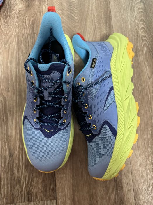 Кроссовки Hoka на гортексе