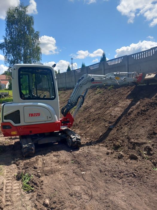 Usługi minikoparka koparka kołowa rozbiórki ziemia kruszywo itp