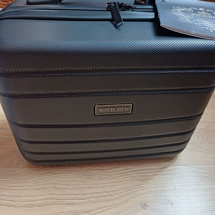 Kosmetyczka/ kuferek