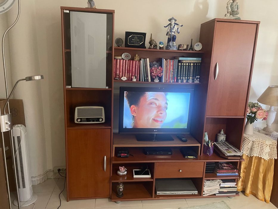 Móvel de TV em bom estado