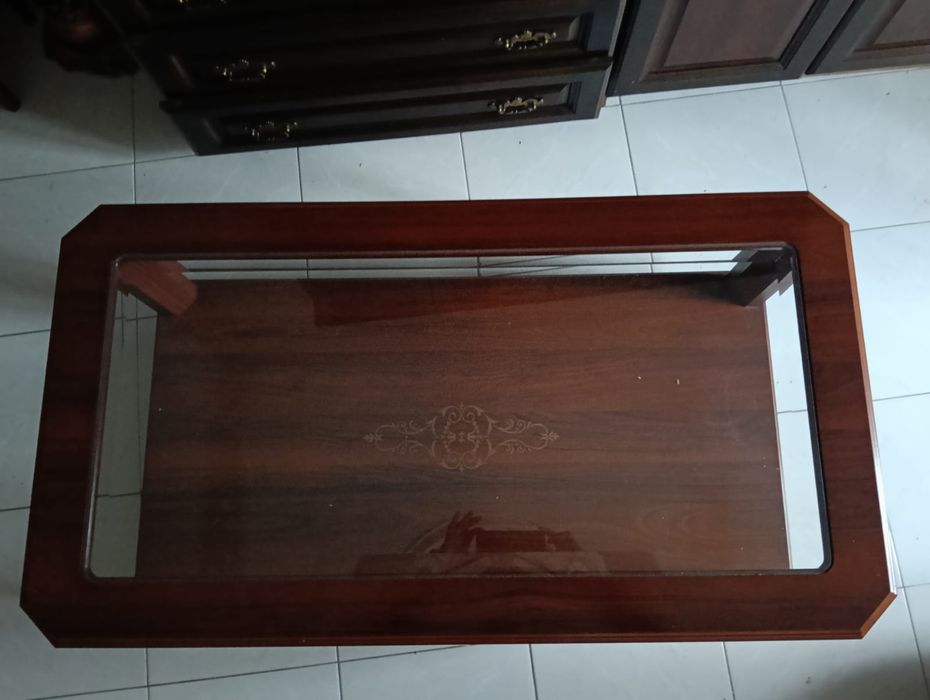 Mesa de centro de vidro