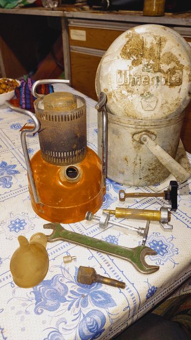 Два примуса шмель .СССР б.у