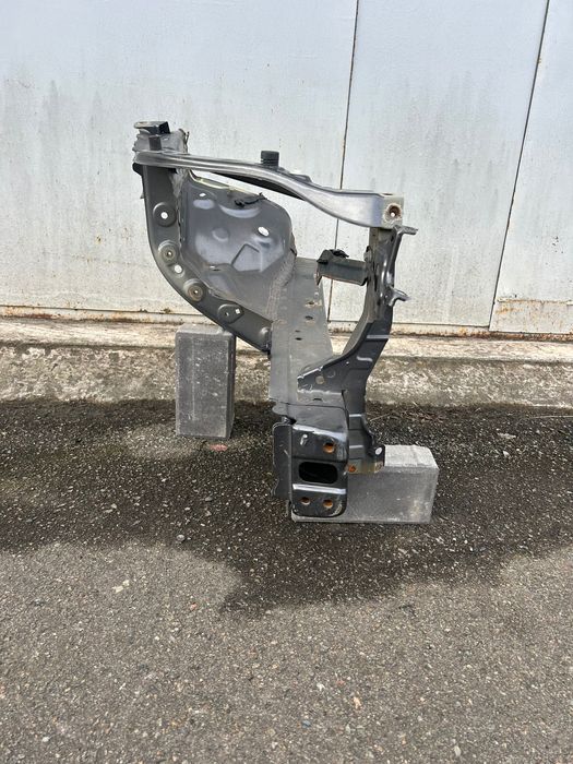 Передній лівий лонжерон на Toyota Avalon 2013-2018 року