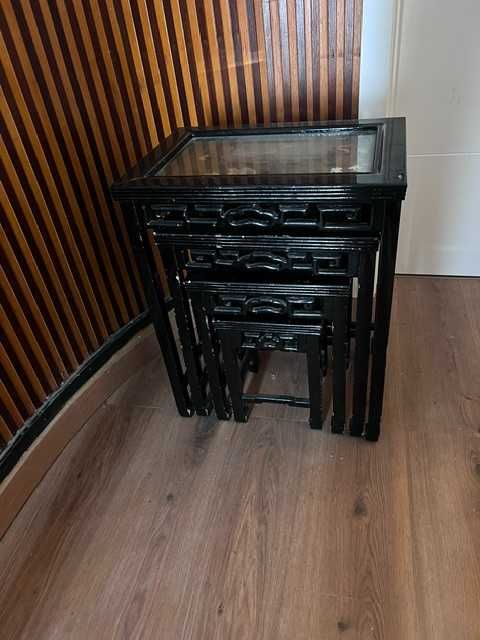 Conjunto de 4 Mesas de Encaixe (mesas ninho) Chinesas, lacadas