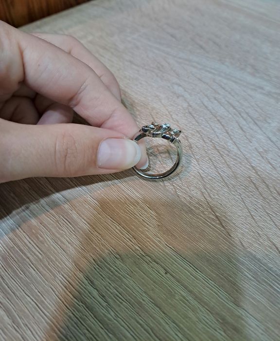 Vintage pierścionek z cyrkoniami 19 mm