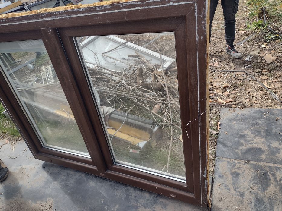 Okno pcv 146 x 113 brązowe dostępne 2 sztuki