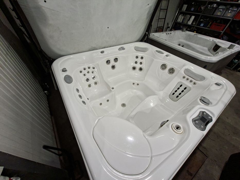 Jacuzzi ogrodowe hotspring