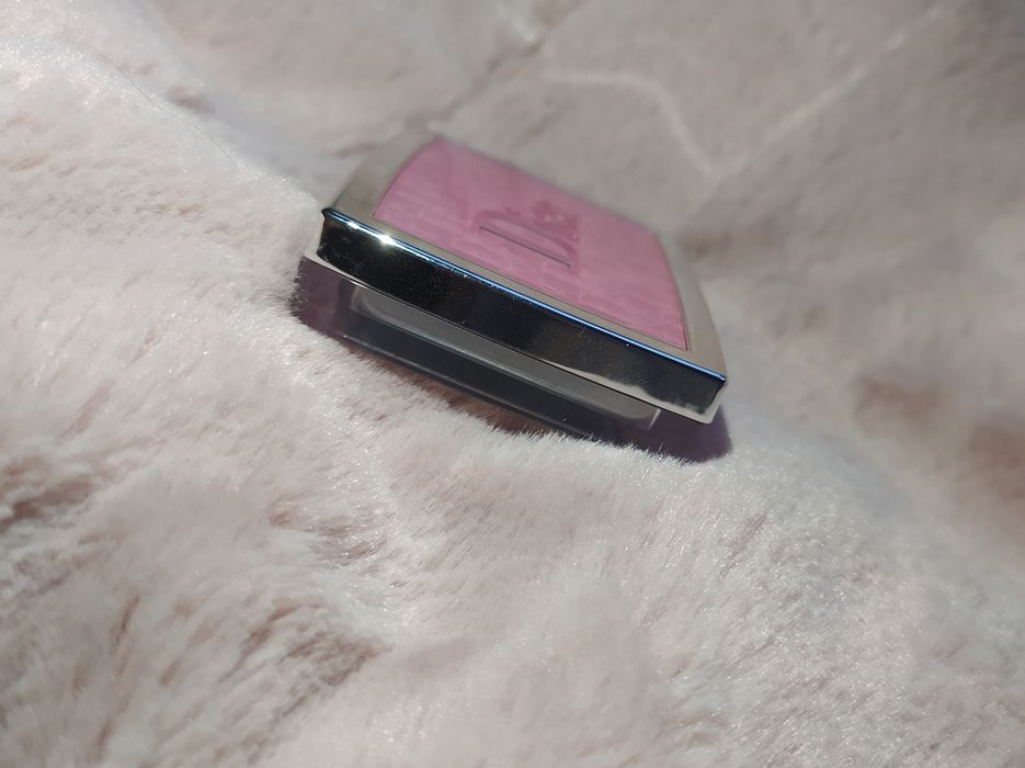 Румяна Dior Backstage Rosy Glow Blush оттенок 001 розовый
