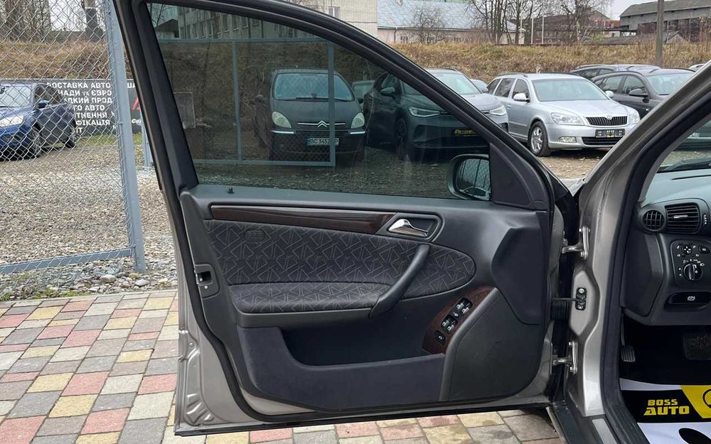 Mercedes-Benz C 200 2003