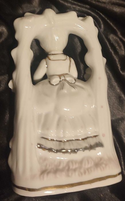 Kolekcjonerska figurka Gräfenthal Carl Scheidig – dziewczynka w pergoli vintage DDR / NRD