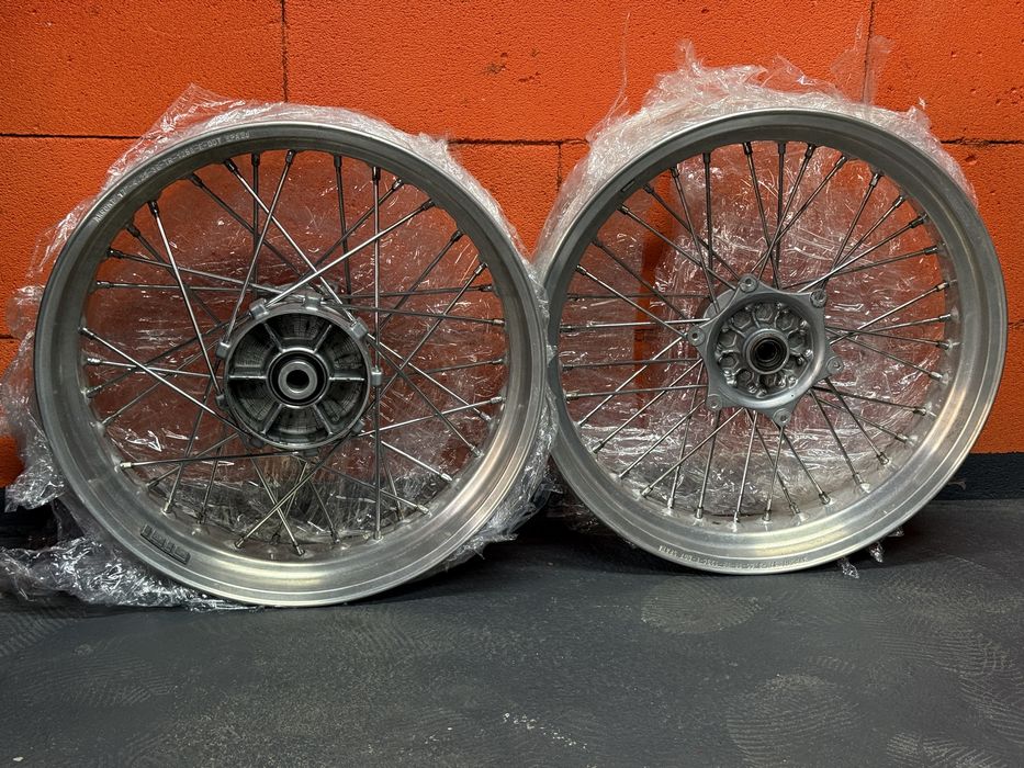 Колеса KTM Supermoto Akront 17” 3.50 / 4.25 комплект диски SM SMC Duke LC4 620 640. Husqvarna