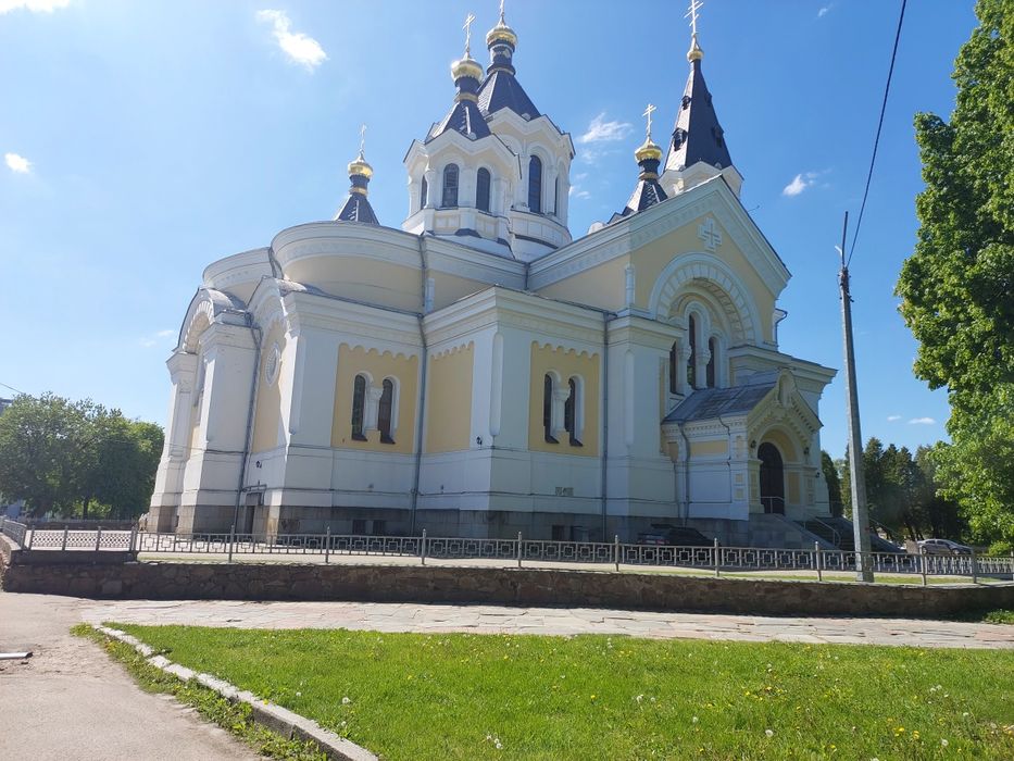 Здається приміщення (2 кімнати) в центрі міста в центрі